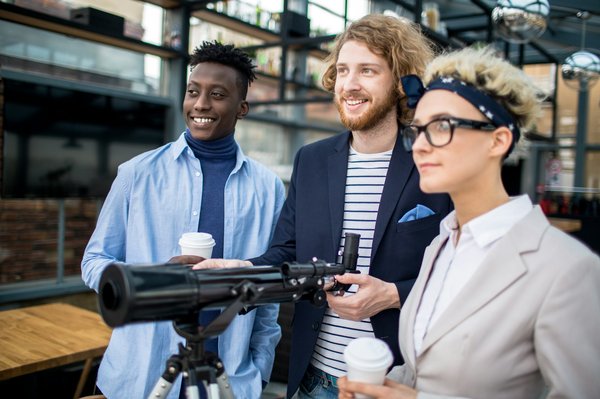Où observer les oiseaux migrateurs lors de leur passage au lac Natron, Tanzanie : périodes et équipements ?
